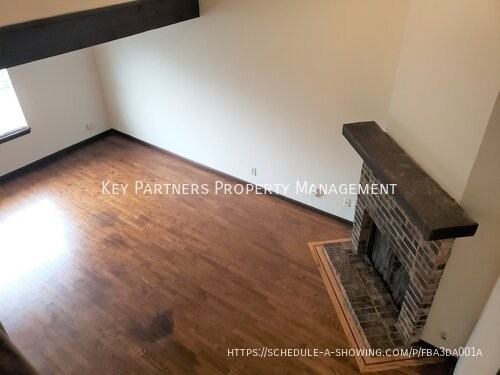 15926 W 123rd St - Photo 5 of 11