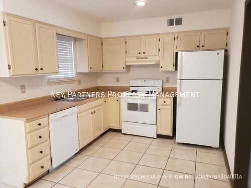 15926 W 123rd St - Photo 6 of 11