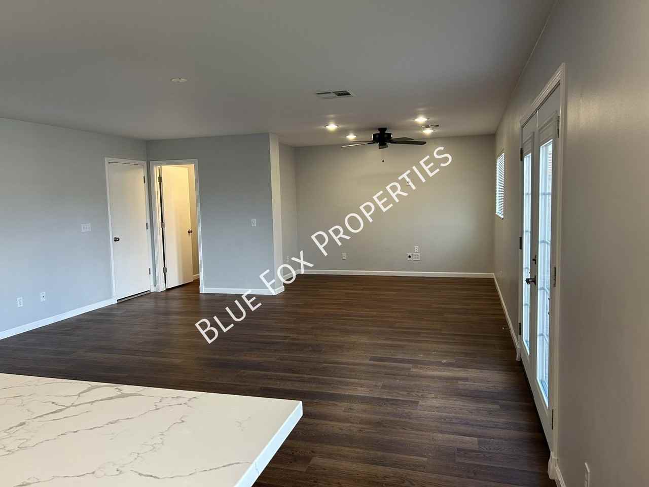 10066 N Blue Crossing Way - Photo 5 of 23