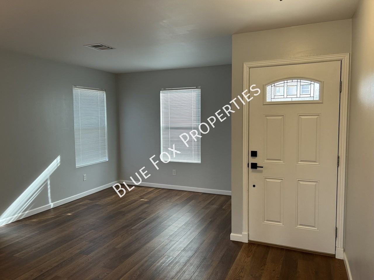 10066 N Blue Crossing Way - Photo 6 of 23