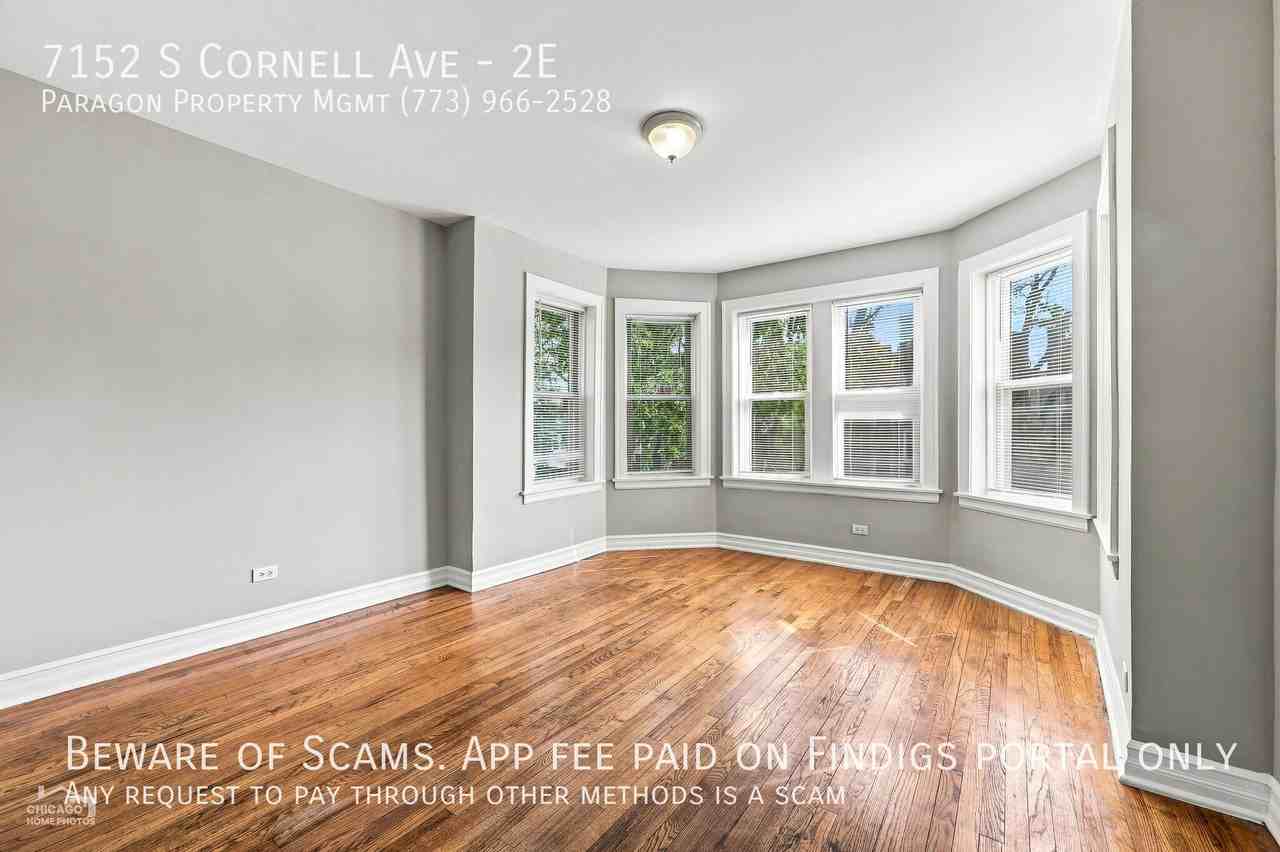 7152 S Cornell Ave #2E - Photo 2 of 12