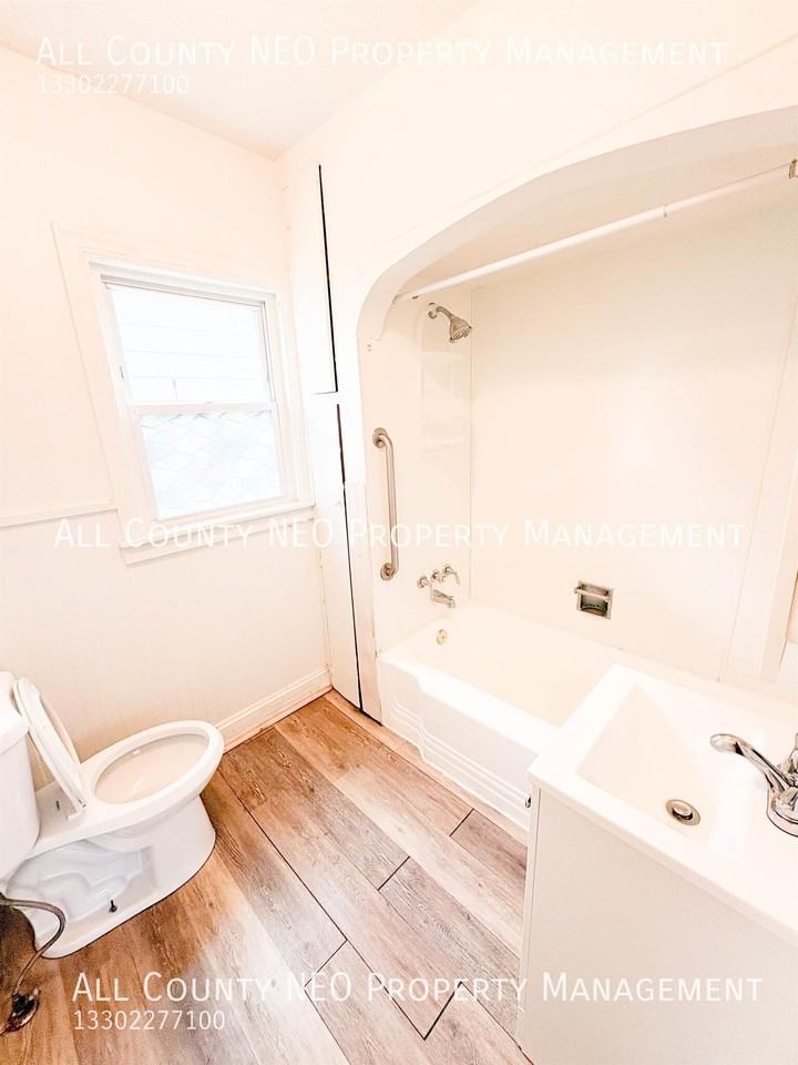 859 Brown St - Photo 6 of 10