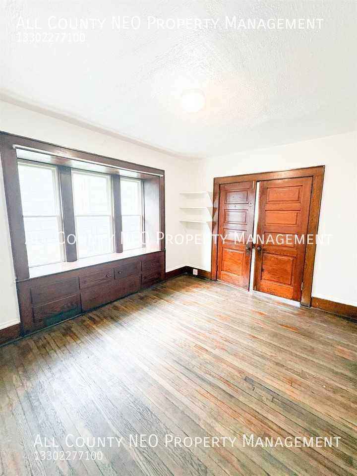 859 Brown St - Photo 7 of 10