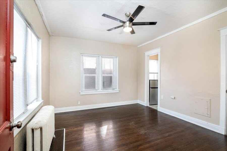1235 N Washington St #19 - Photo 4 of 19