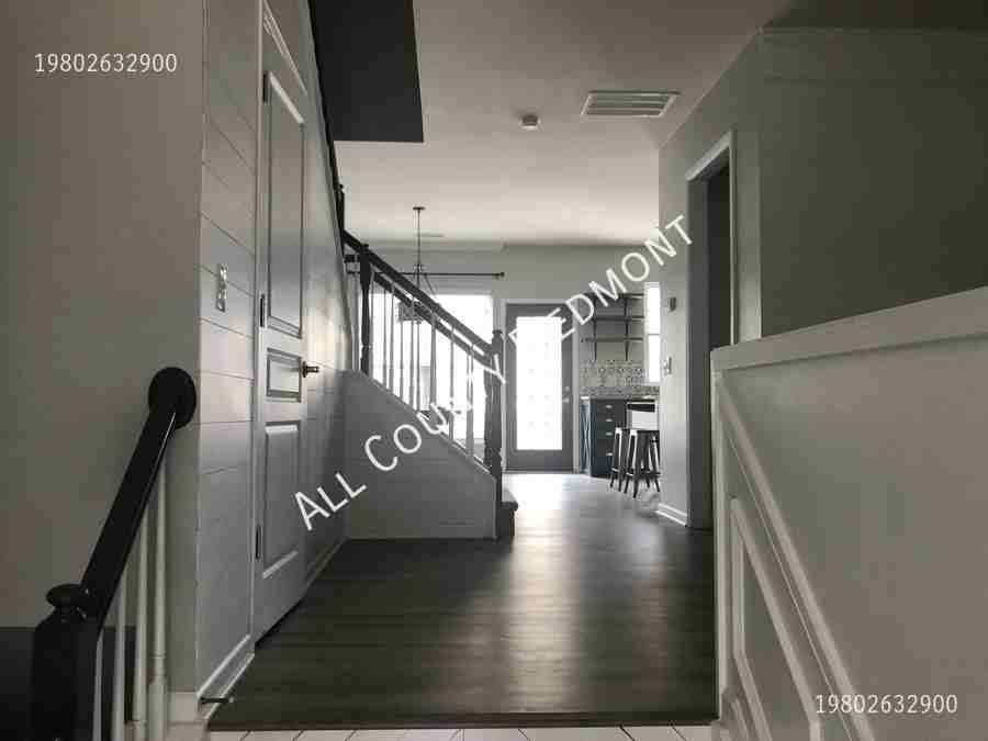 672 Sixth Baxter Xing - Photo 2 of 8