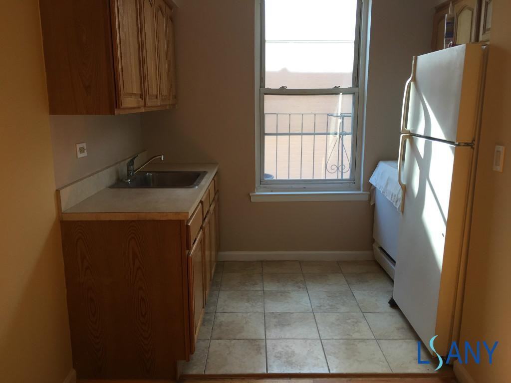 2227 Haviland Ave #3A - Photo 2 of 7