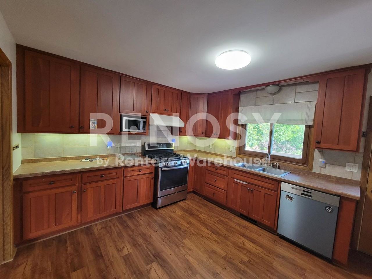 5408 Creek View Ln - Photo 4 of 39