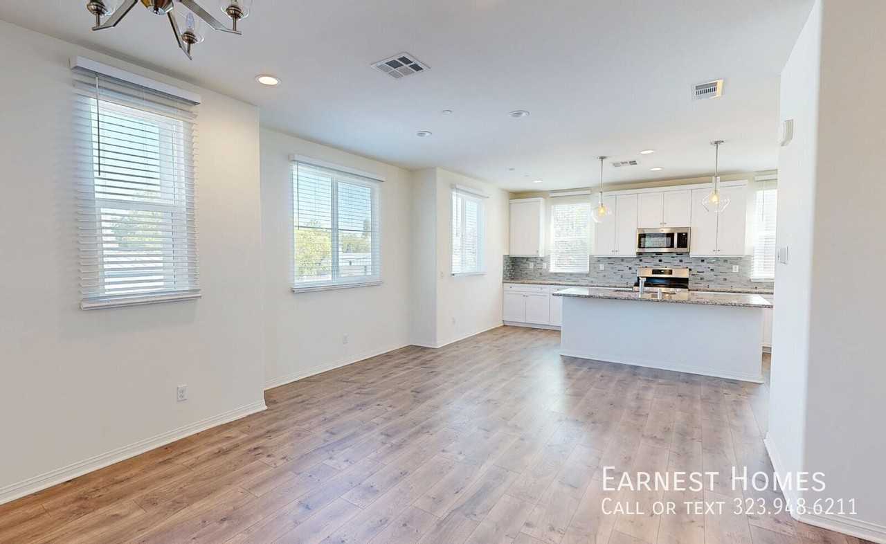 14834 Nordhoff St - Photo 4 of 24
