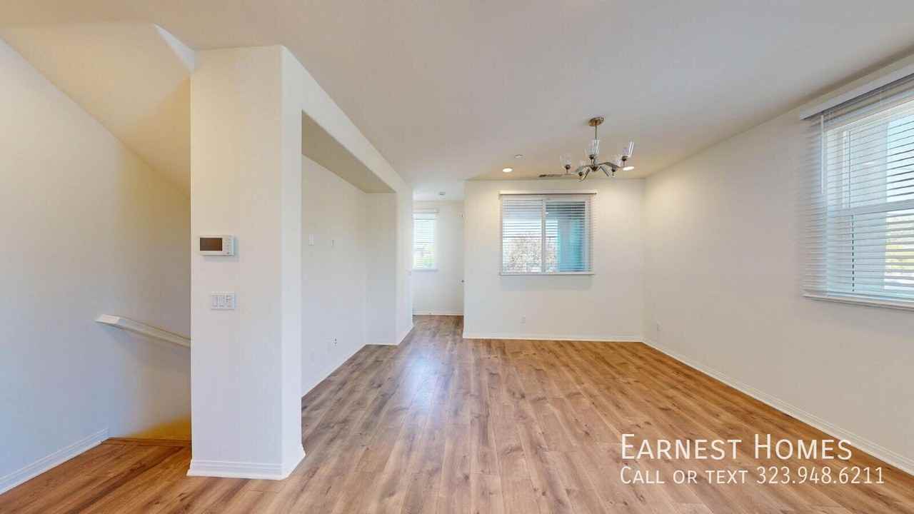 14834 Nordhoff St - Photo 5 of 24