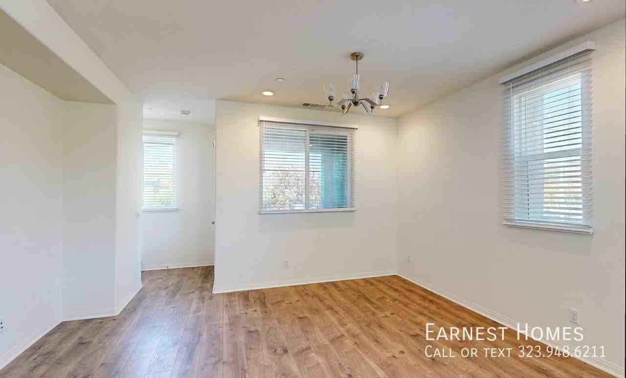 14834 Nordhoff St - Photo 6 of 24