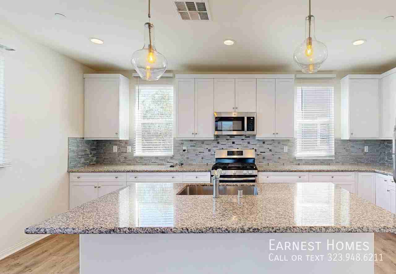 14834 Nordhoff St - Photo 7 of 24