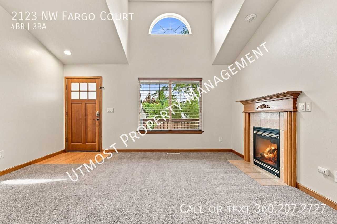 2123 Nw Fargo Ct - Photo 3 of 10
