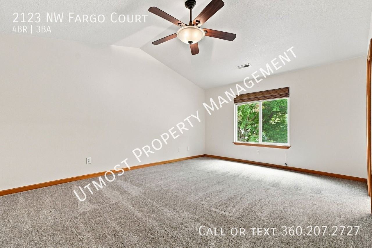 2123 Nw Fargo Ct - Photo 6 of 10