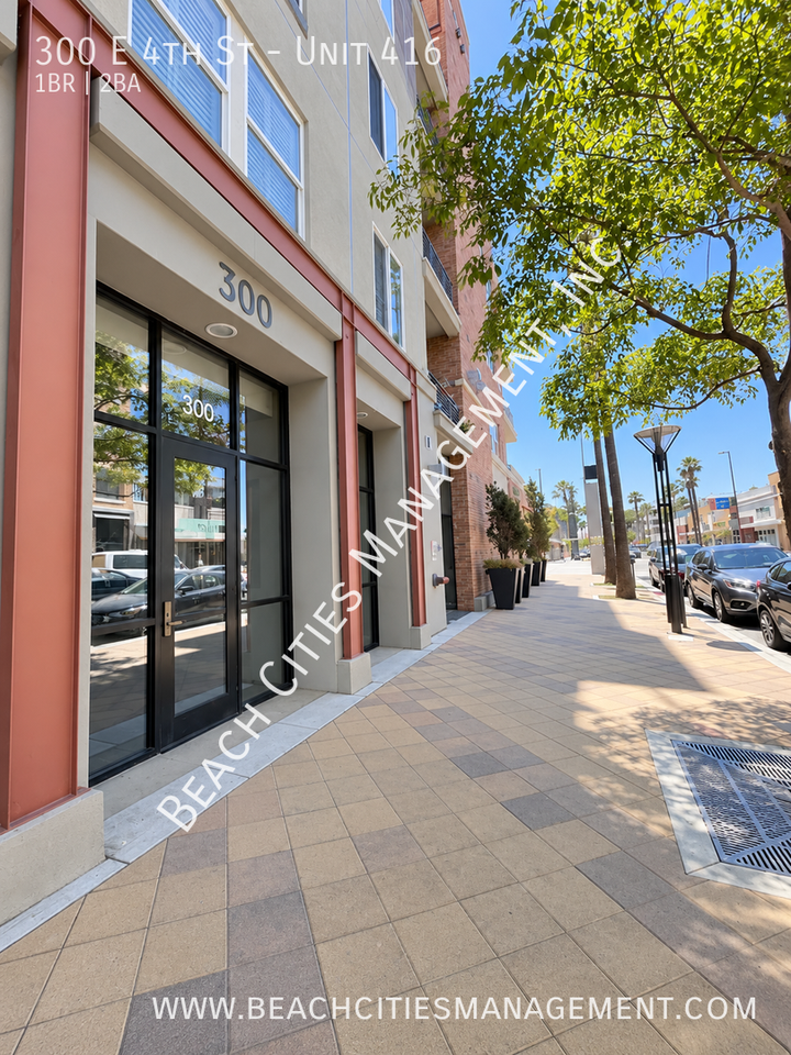 300 E 4th St #416