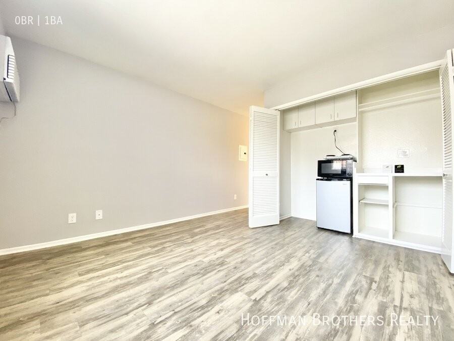 3500 Mentone Ave #201 - Photo 3 of 6