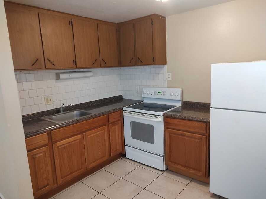 119 Lithia Pinecrest Rd Apt L #119L - Photo 5 of 11