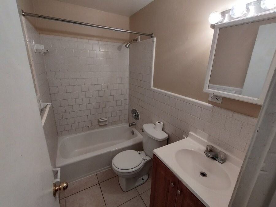 119 Lithia Pinecrest Rd Apt L #119L - Photo 6 of 11
