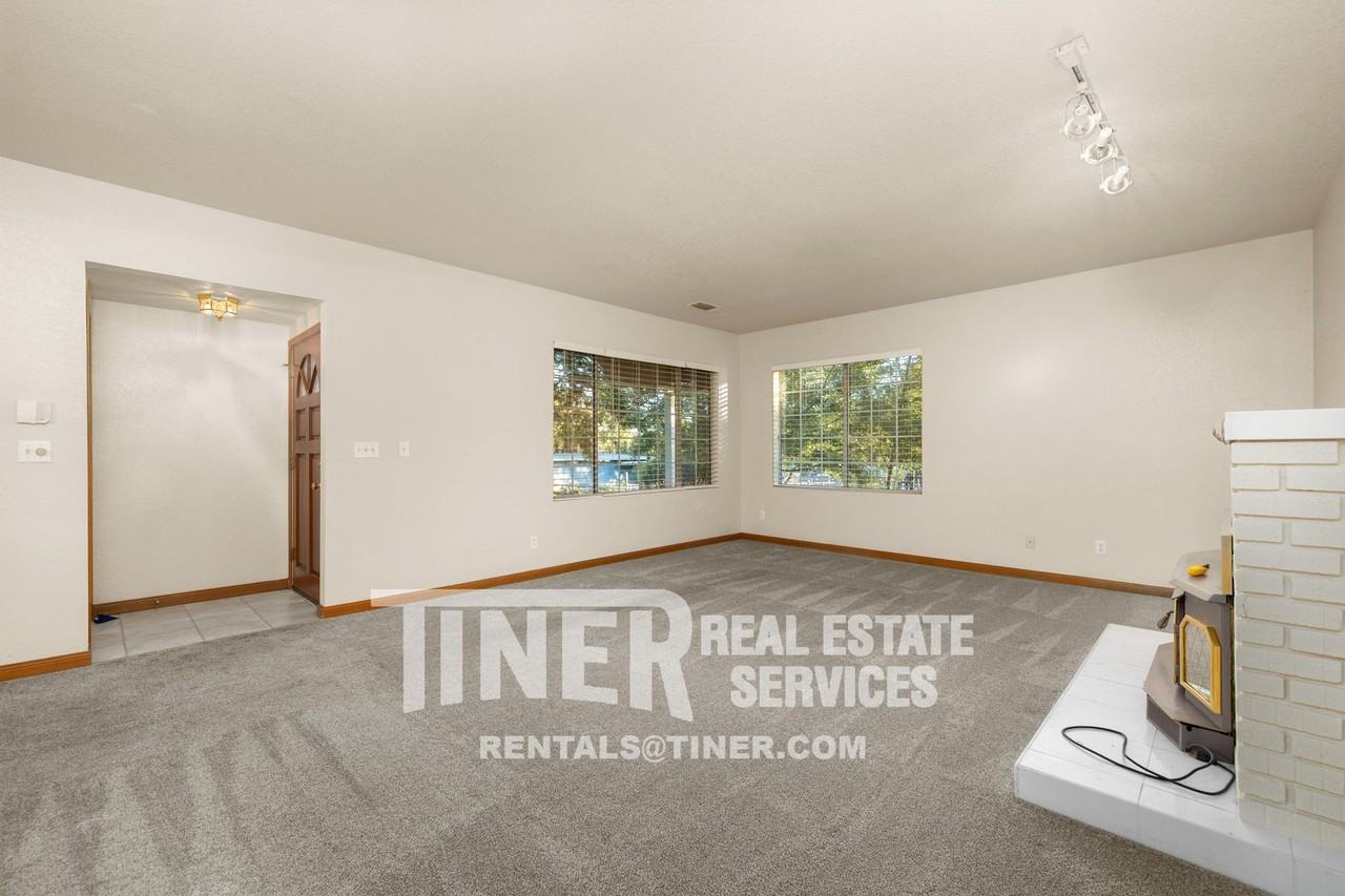 3845 Marshall Ave - Photo 5 of 49