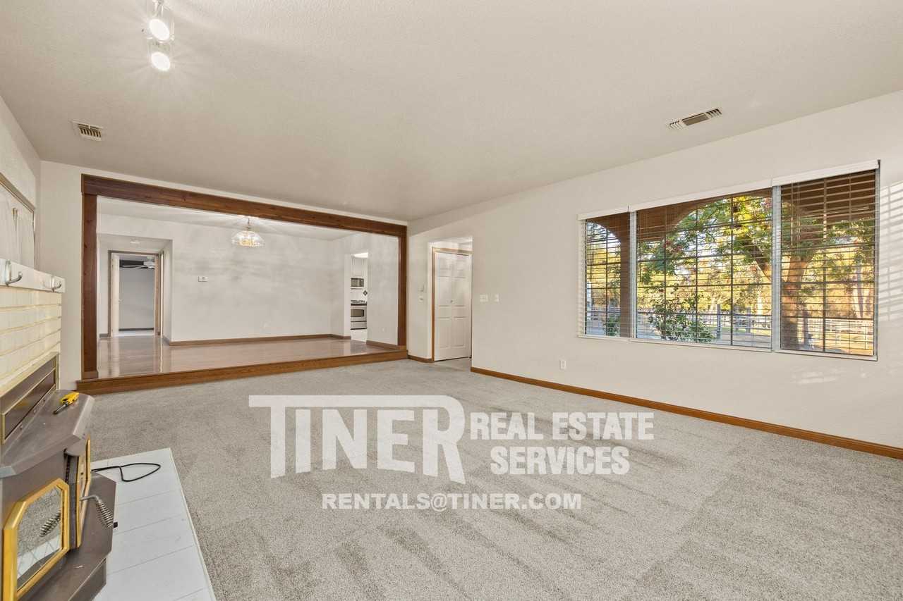 3845 Marshall Ave - Photo 6 of 49
