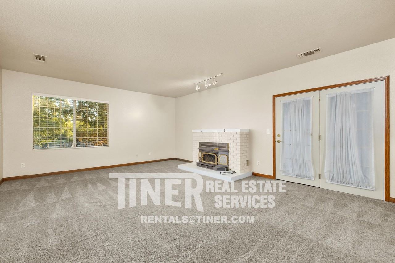 3845 Marshall Ave - Photo 7 of 49