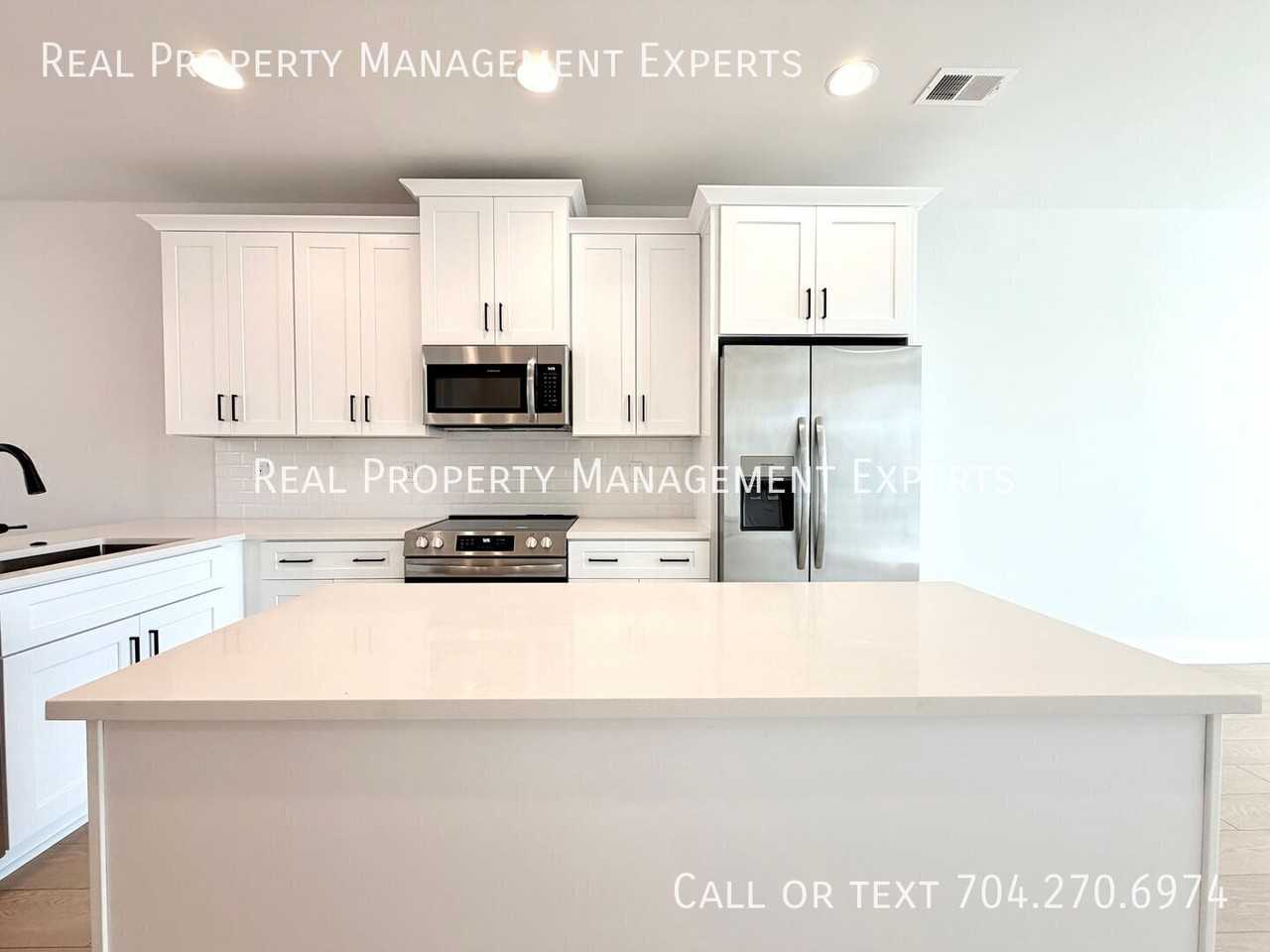 2158 N Graham St - Photo 3 of 23