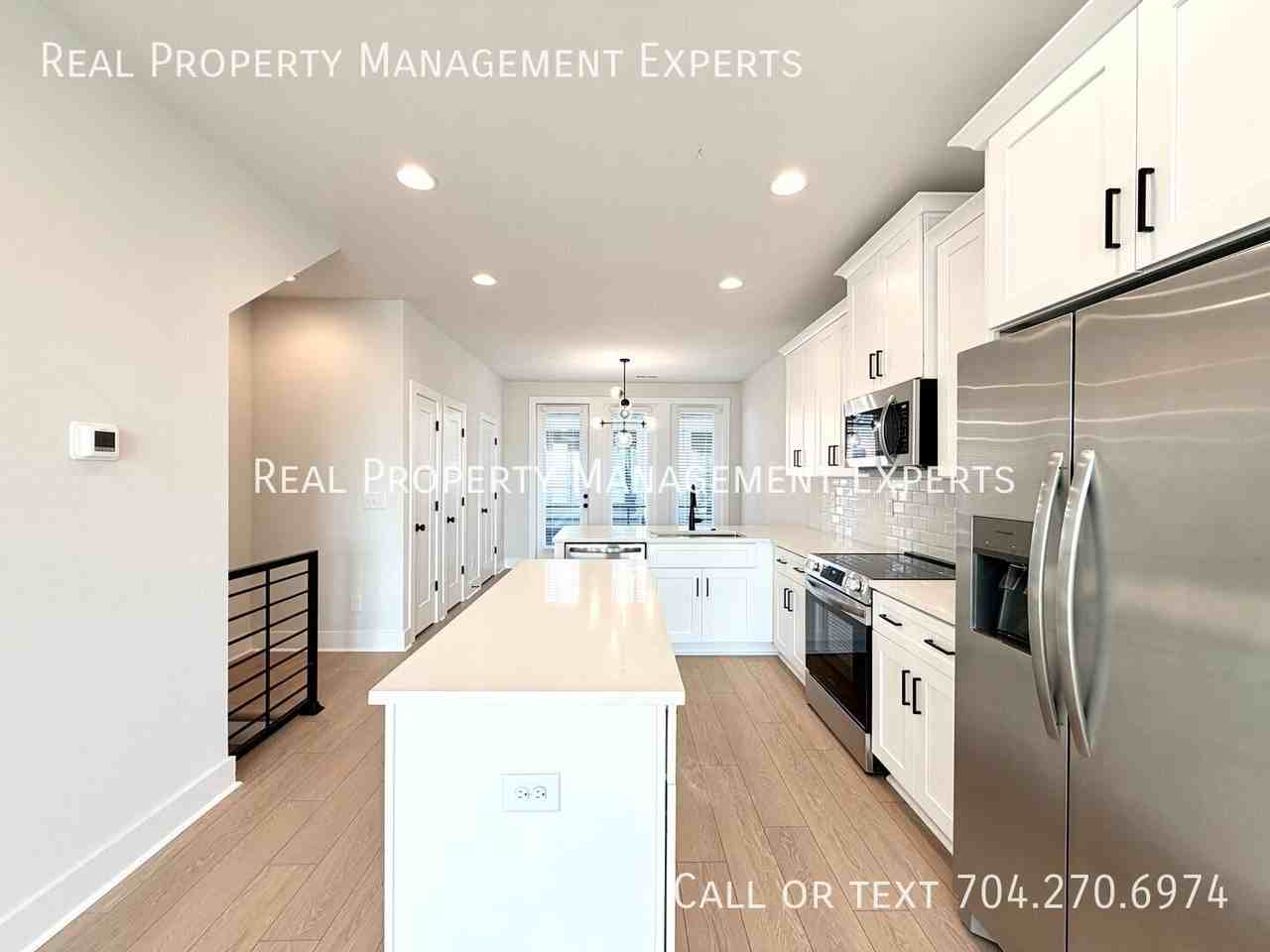 2158 N Graham St - Photo 5 of 23