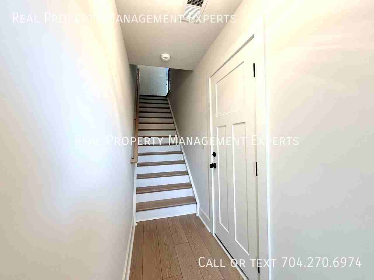 2158 N Graham St - Photo 6 of 23