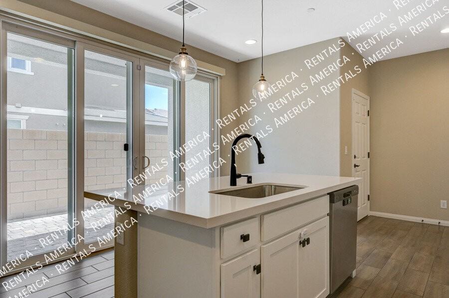 4554 Cloudrest Peak St - Photo 3 of 16