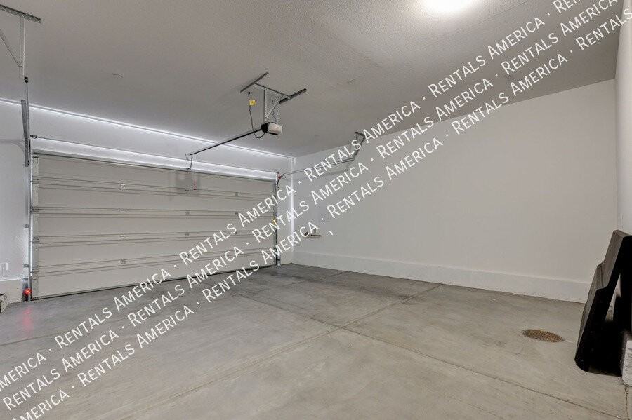 4554 Cloudrest Peak St - Photo 4 of 16