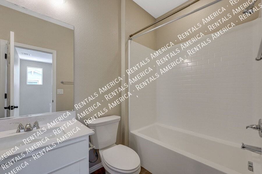 4554 Cloudrest Peak St - Photo 7 of 16