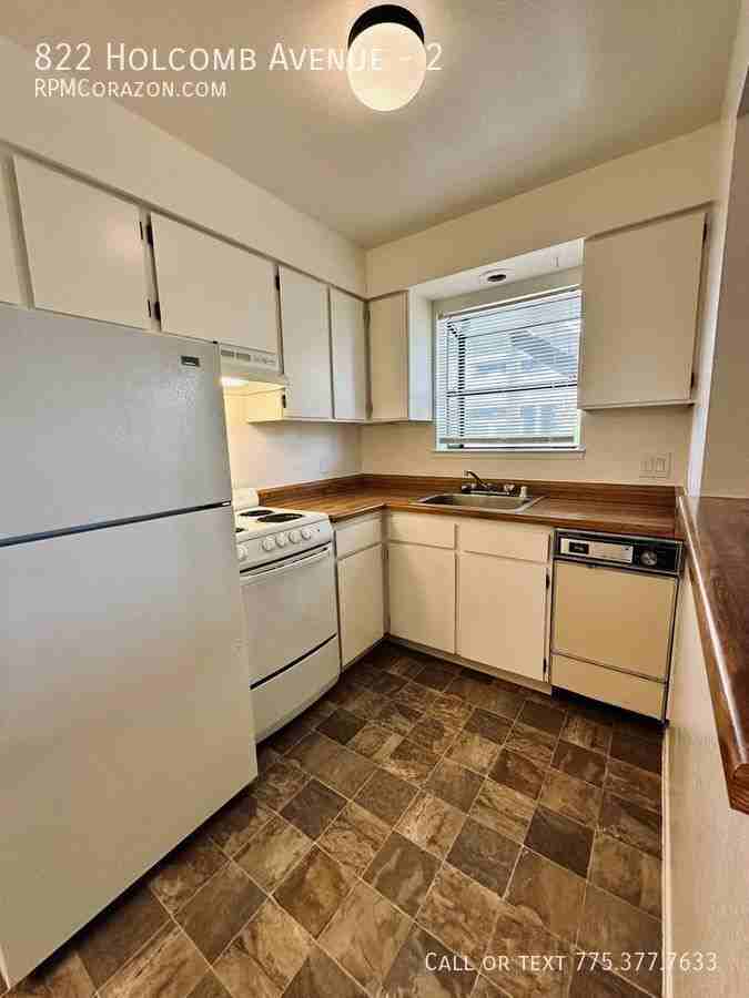 822 Holcomb Ave #2 - Photo 4 of 9