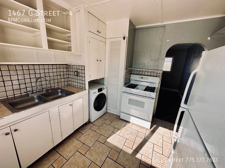 1467 G St #4 - Photo 5 of 11