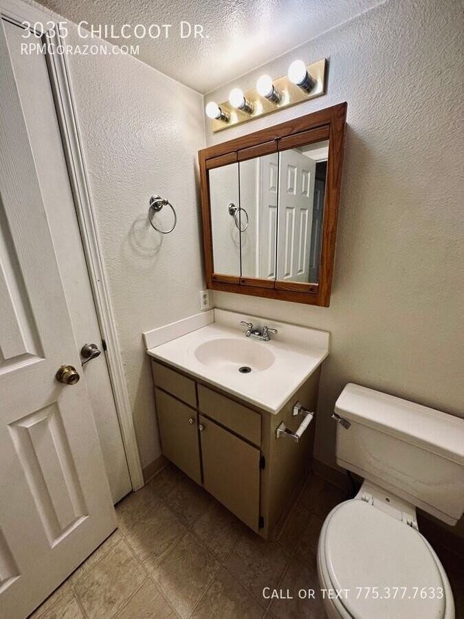 3035 Chilcoot Dr - Photo 5 of 29