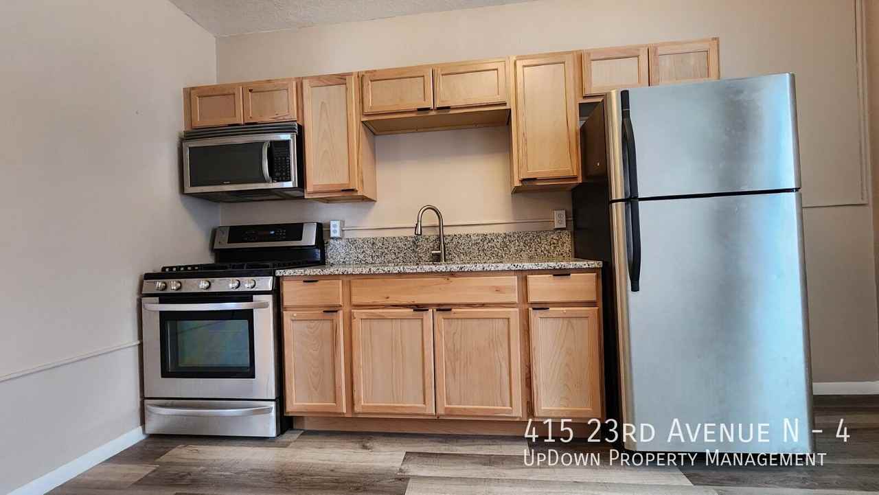 415 23rd Ave N #4 - Photo 5 of 12