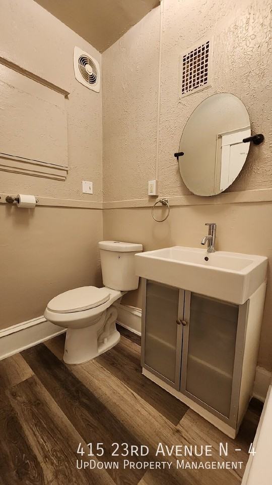 415 23rd Ave N #4 - Photo 6 of 12