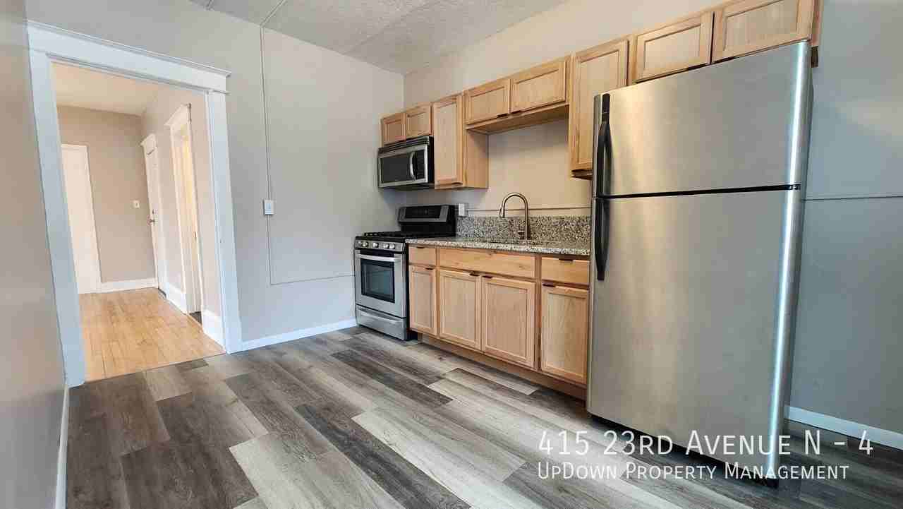 415 23rd Ave N #4 - Photo 7 of 12