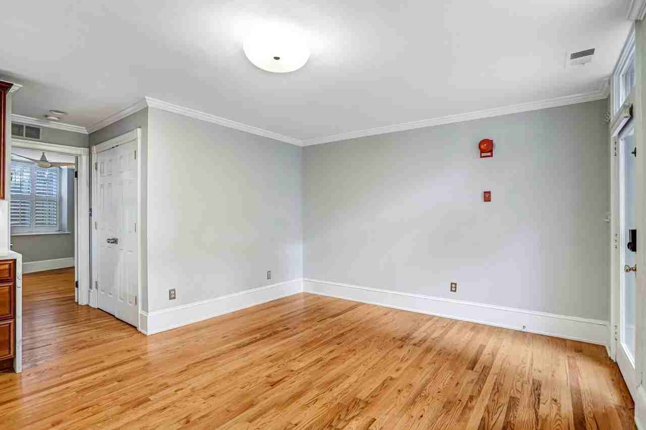 900 D St Se #2 - Photo 6 of 23