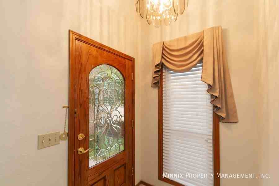 3420 Sleepy Hollow Blvd - Photo 3 of 32