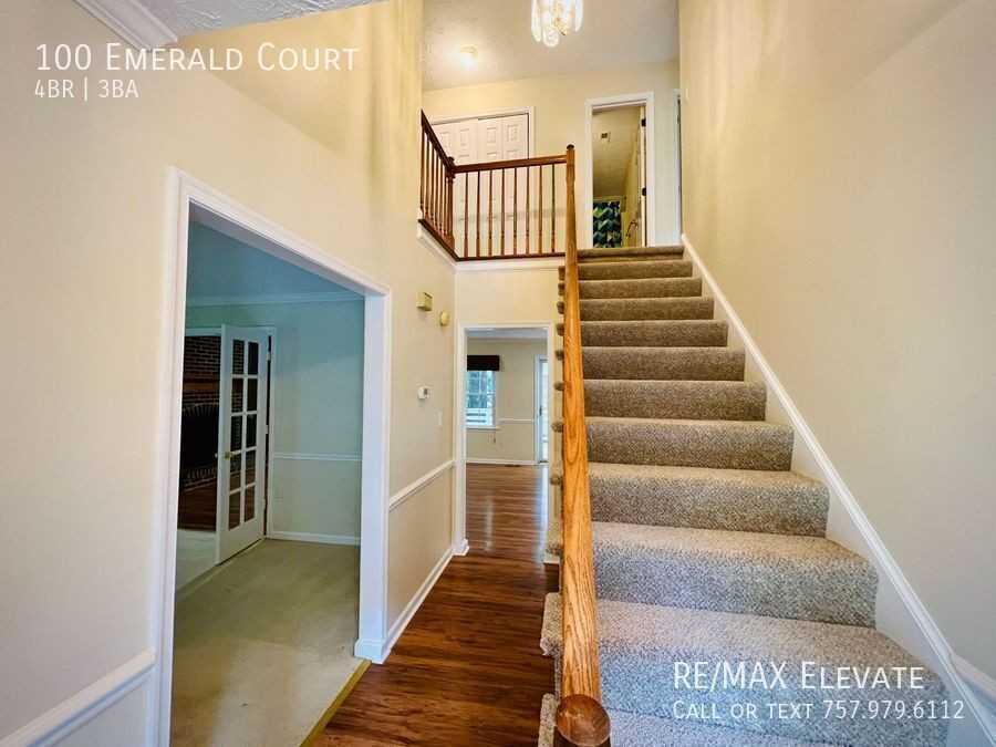 100 Emerald Ct - Photo 2 of 18