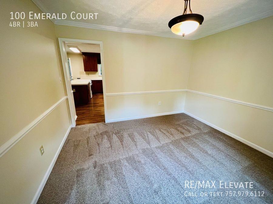 100 Emerald Ct - Photo 7 of 18