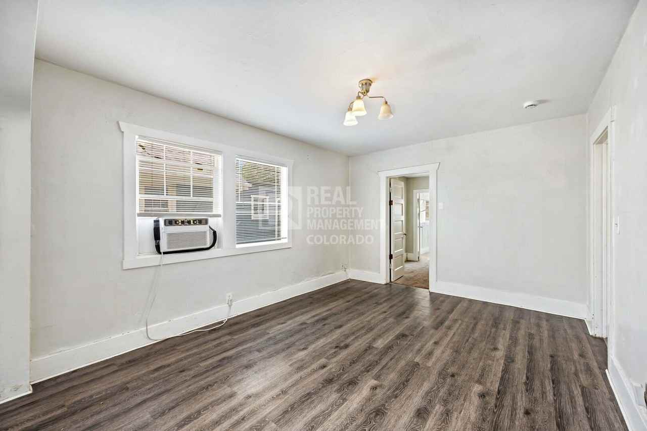 3059 S Lincoln St - Photo 3 of 19