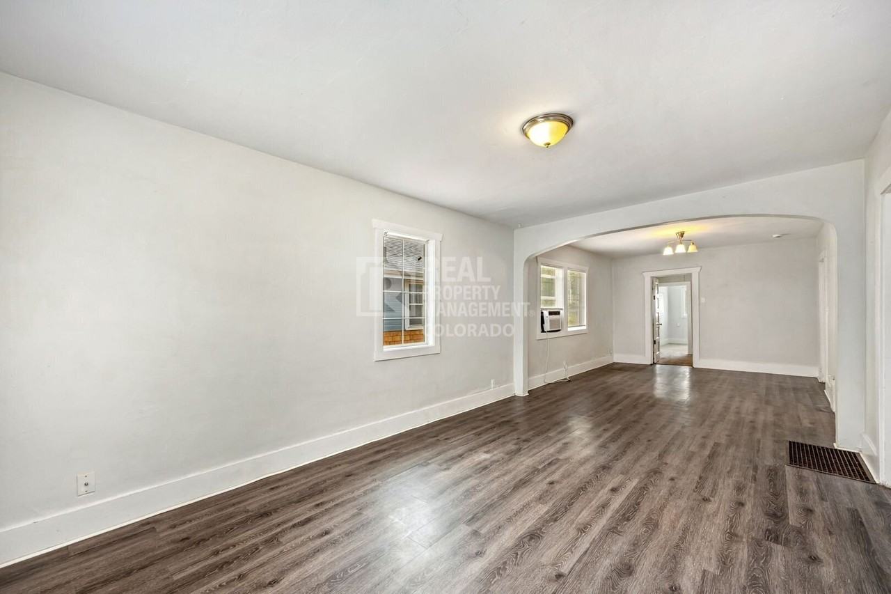 3059 S Lincoln St - Photo 6 of 19