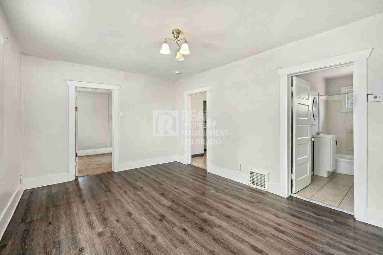 3059 S Lincoln St - Photo 7 of 19