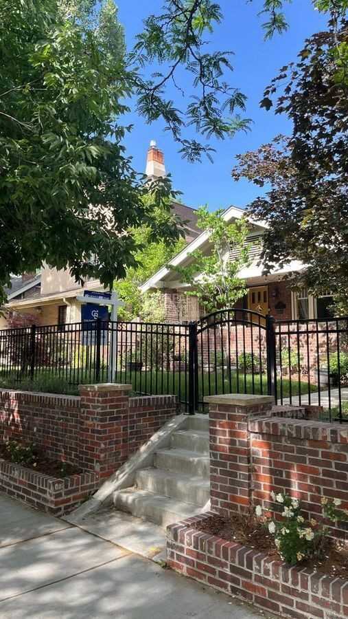 432 S Ogden St - Photo 2 of 33
