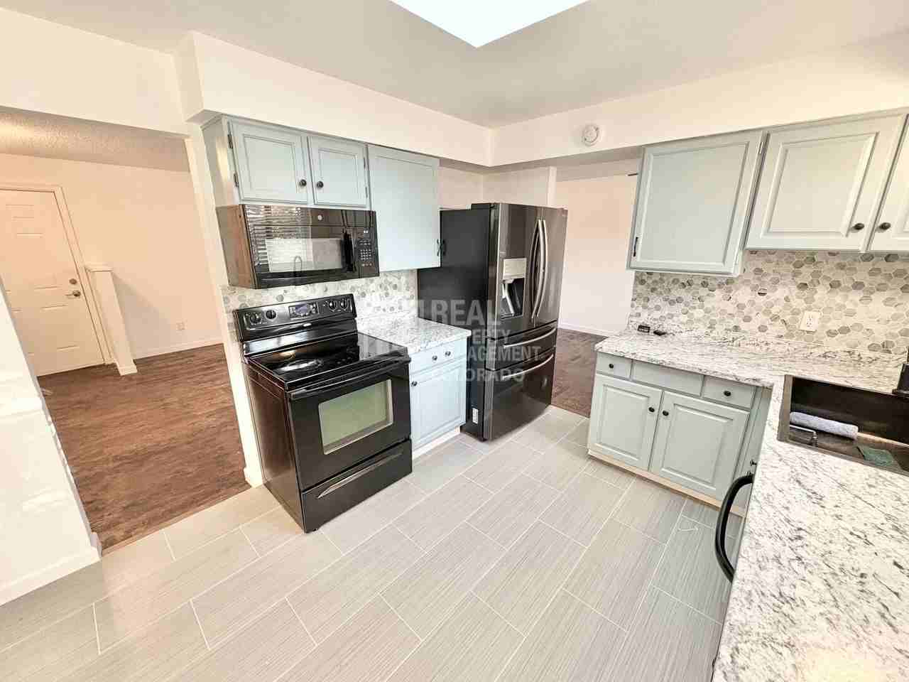 19027 E Cornell Ave - Photo 5 of 24