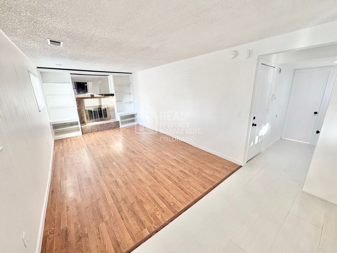 19027 E Cornell Ave - Photo 7 of 24