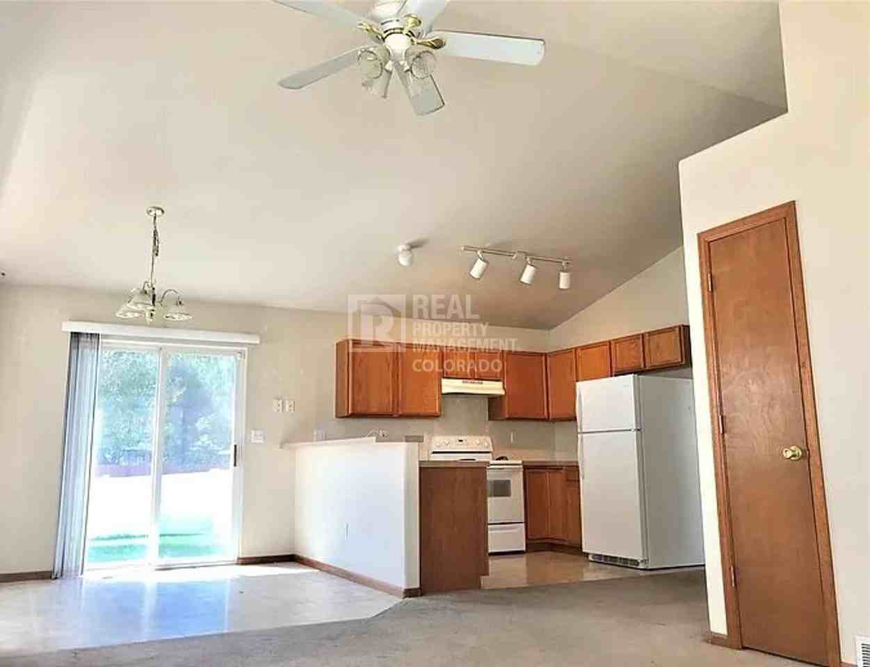 767 Blue Azurite Ave - Photo 3 of 15