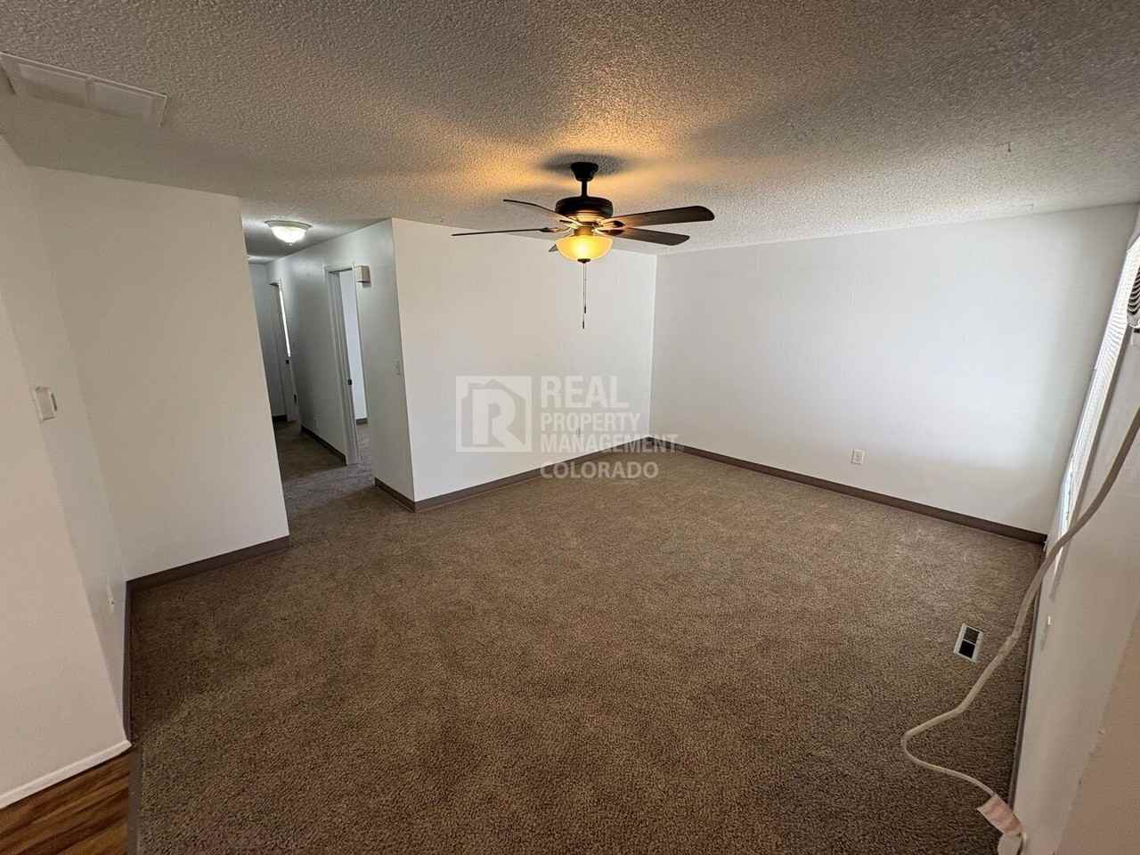 564 Jocelyn Dr - Photo 2 of 11