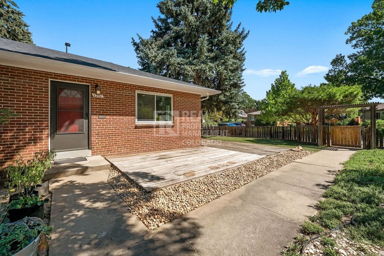 1547 Elm St - Photo 6 of 30