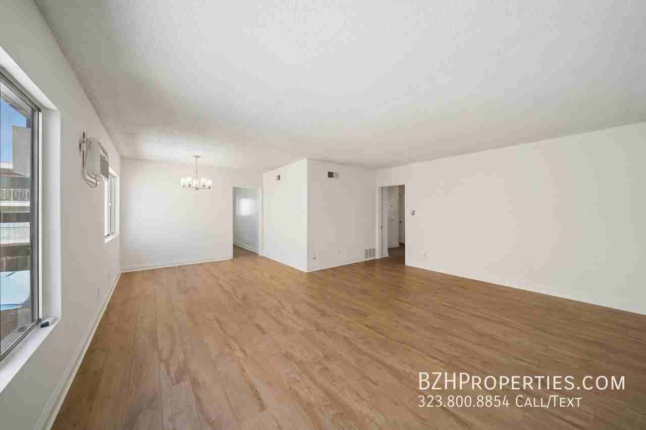 1050 S Wooster St #5 - Photo 4 of 17